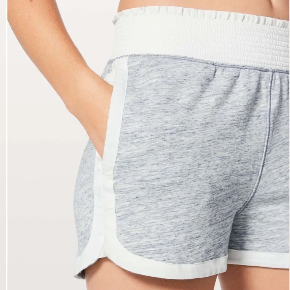 Lululemon Cool & Collected Short 2.5